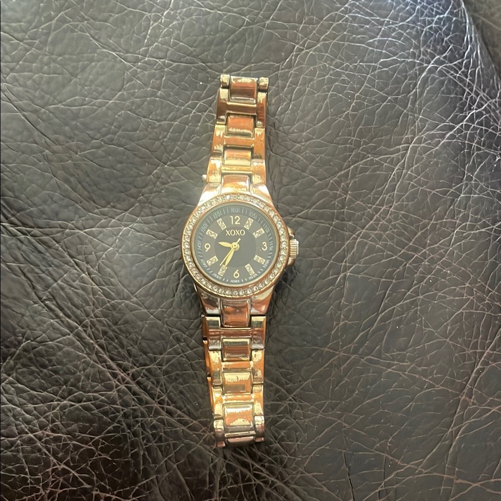 XOXO Luxurious Gold-Tone Watch with Black Dial